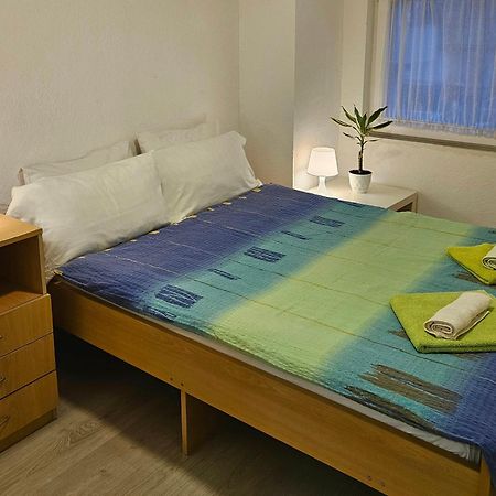 My Parents Guest House Petrovec Buitenkant foto