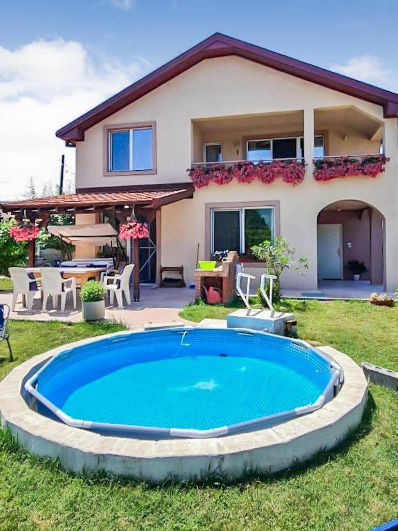 My Parents Guest House Petrovec Buitenkant foto